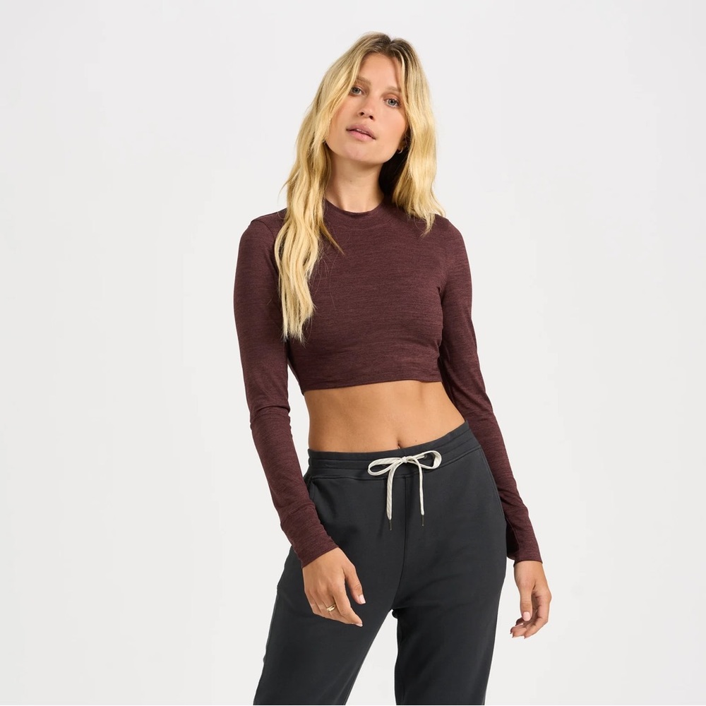 Vuori - Long-Sleeve Lux Crop Tee (Fig Heather) - NEW